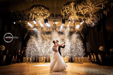 When to Do the First Dance at Wedding: A Multifaceted Perspective